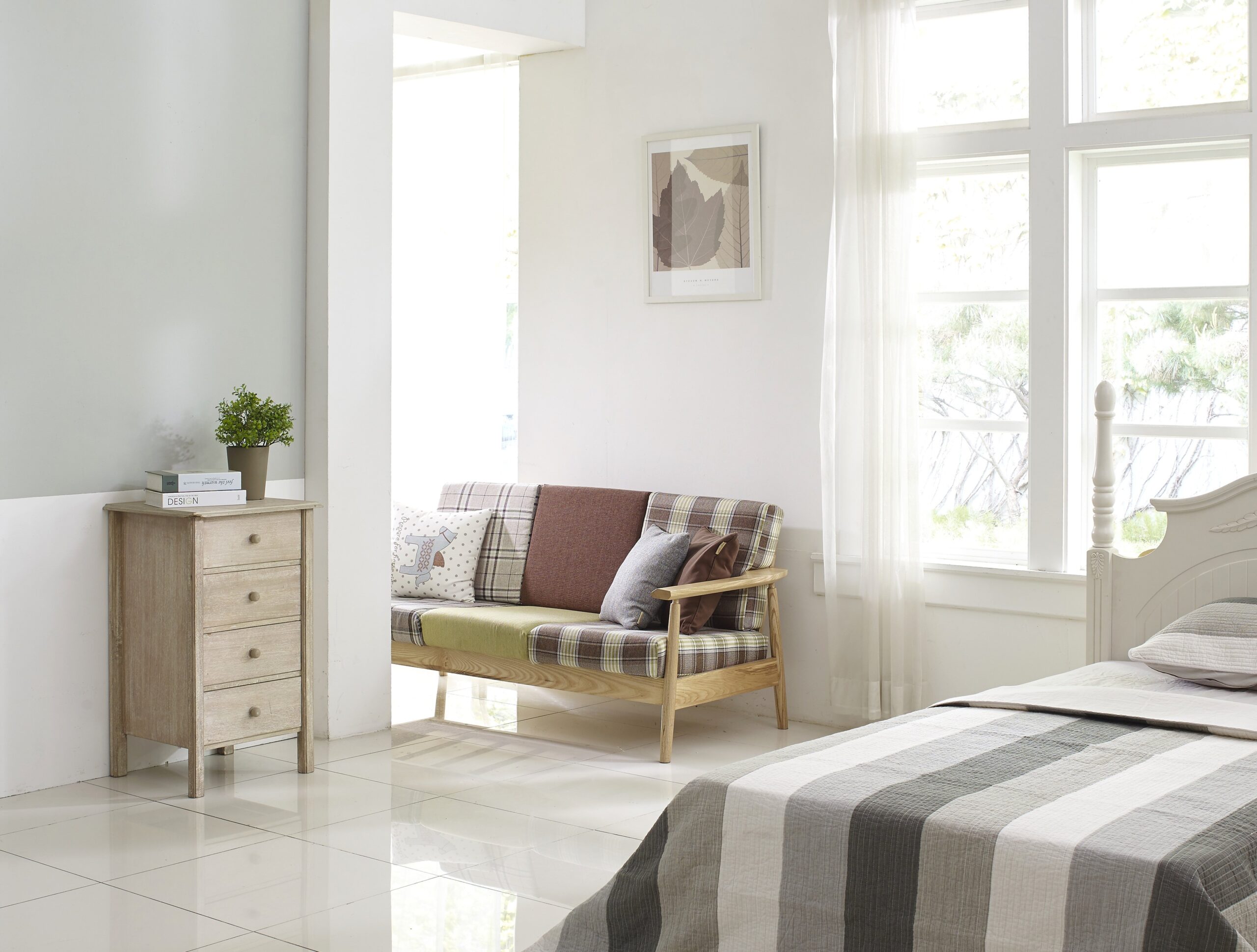 peaceful decluttered space for empty nester blog